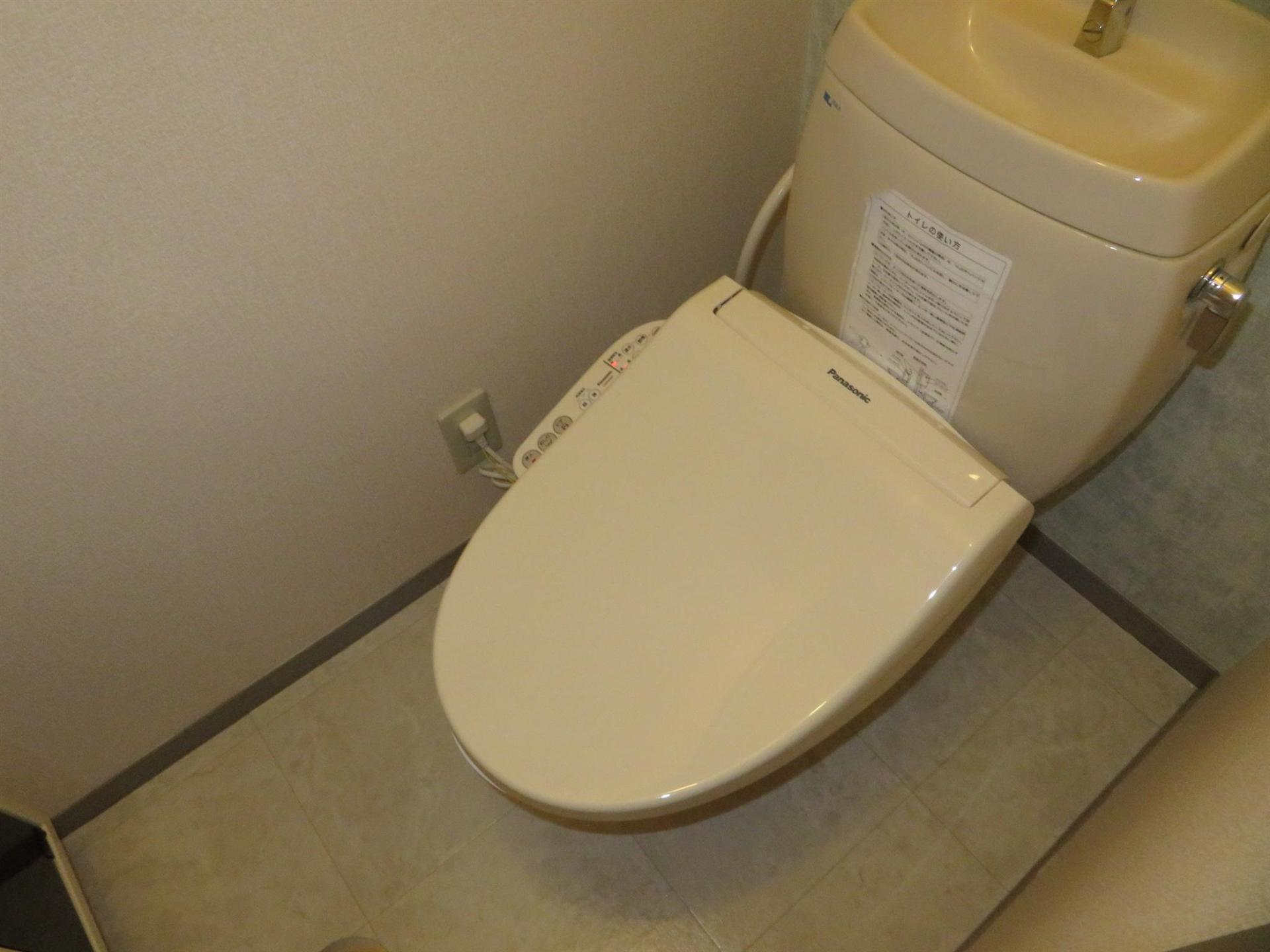 トイレ　温水洗浄便座で快適トイレ生活を☆