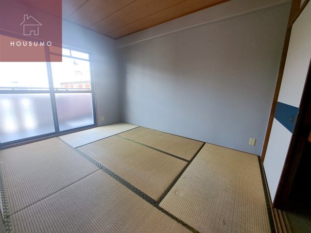 その他部屋・スペース　落ち着いた色調の寝室です