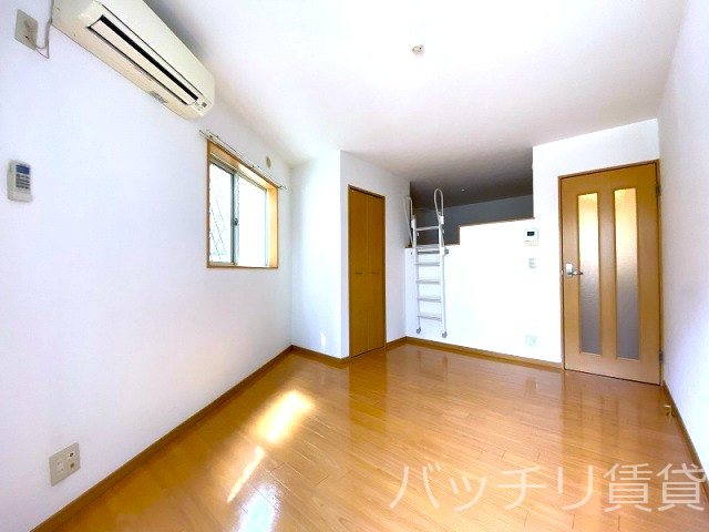居室・リビング　※別部屋のため現況優先