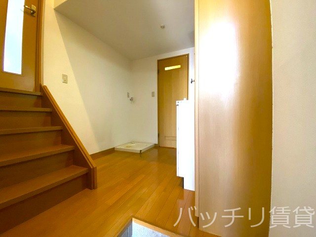 玄関　※別部屋のため現況優先