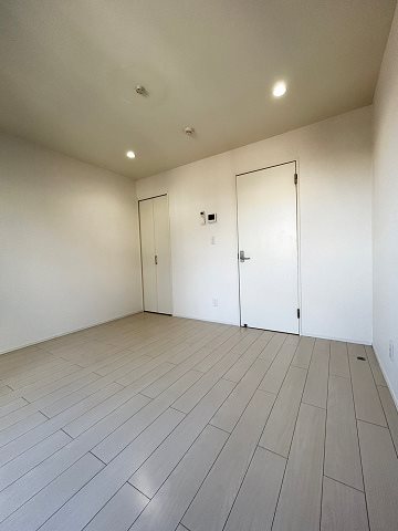 その他部屋・スペース　開放的な寝室です