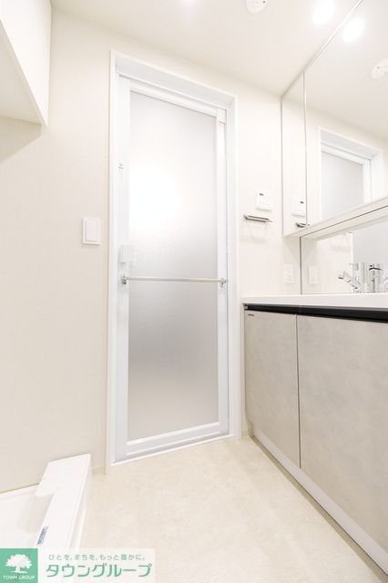 洗面設備　※写真は同タイプ住戸です。