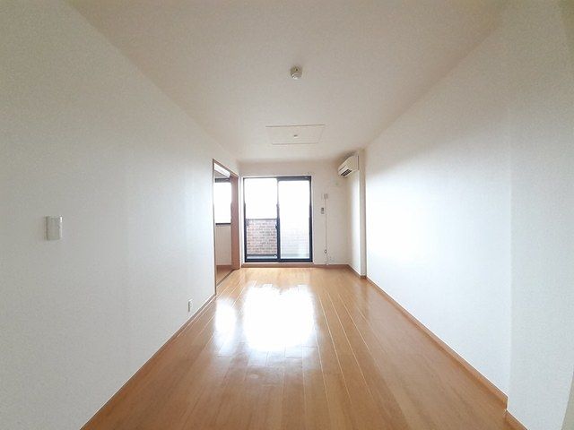 居室・リビング　ゆったり過ごせる居間です