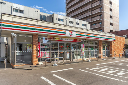 コンビニ　セブンイレブン札幌中央南11条店（コンビニ）まで588m