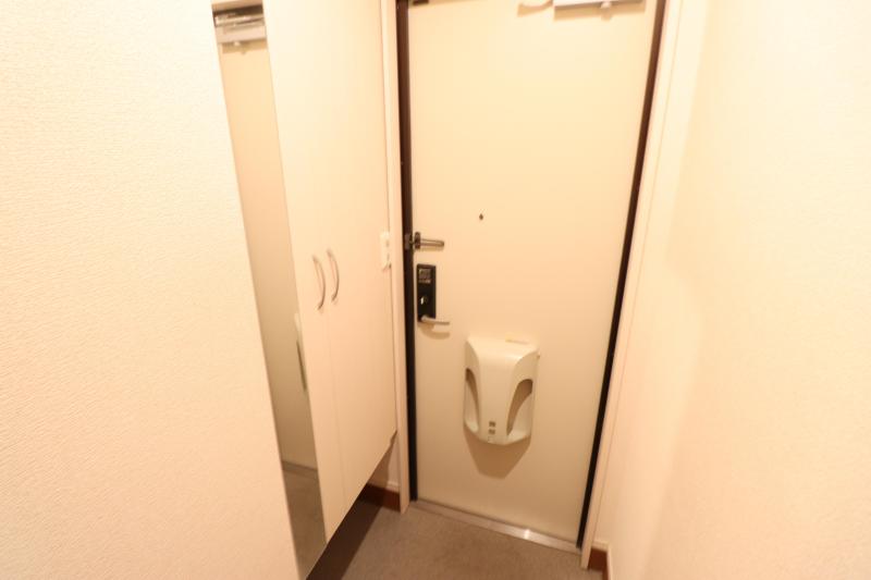 玄関　トールタイプのシューズボックスがあります。
