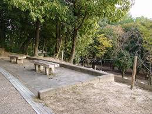 公園　明が丘公園（公園）まで490m