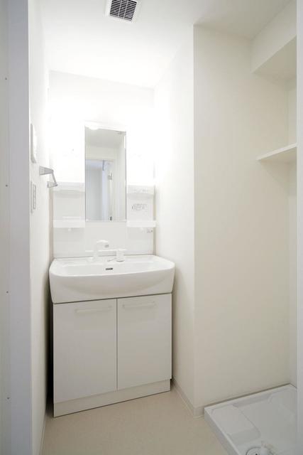 洗面設備　※写真は同タイプ住戸です。