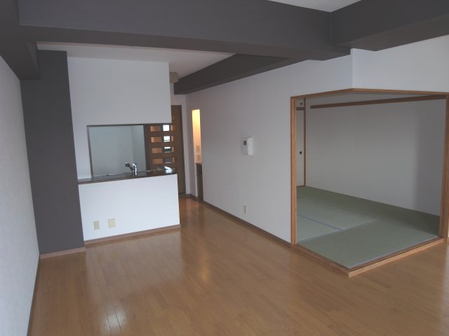 ファミール都島パークサイドの居間写真