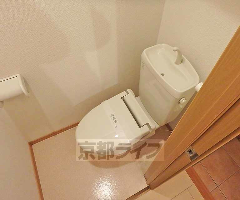 叡山電鉄鞍馬線 岩倉駅 徒歩10分 2階建 築21年のトイレ写真