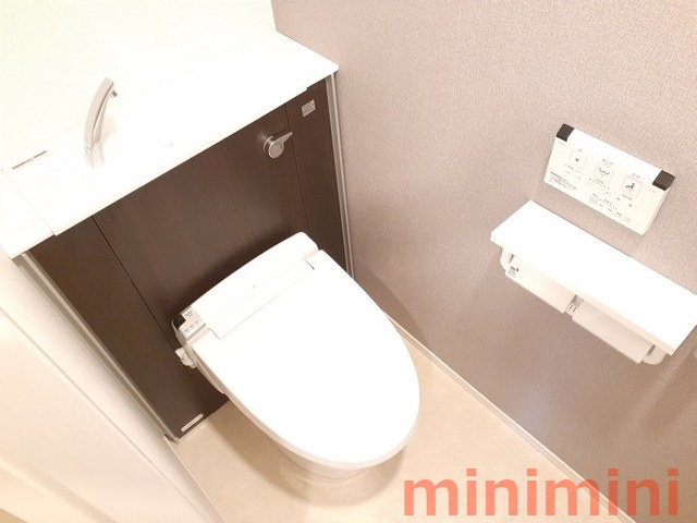 大阪モノレール本線 南摂津駅 徒歩25分 3階建 築6年のトイレ写真