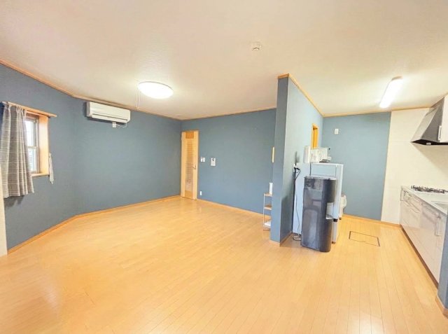 高砂6丁目戸建の居間写真