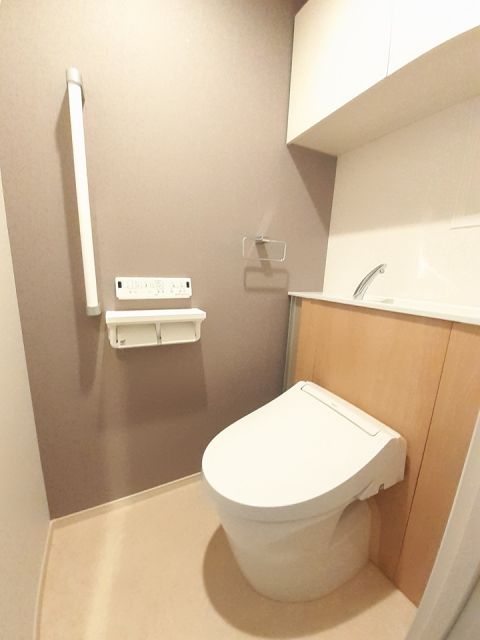 ＪＲ中央線 西八王子駅 徒歩19分 8階建 築3年のトイレ写真