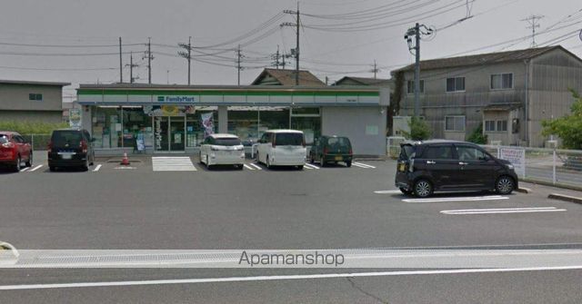 コンビニ　ファミリーマート（コンビニ）まで874m