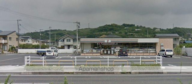 コンビニ　セブンイレブン（コンビニ）まで1218m