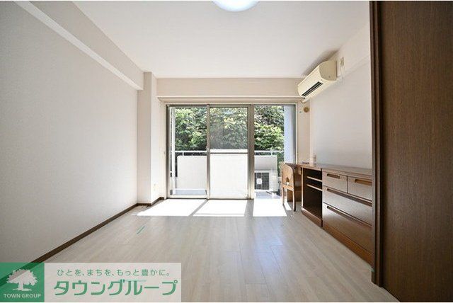 クレセントコート川崎の居間写真
