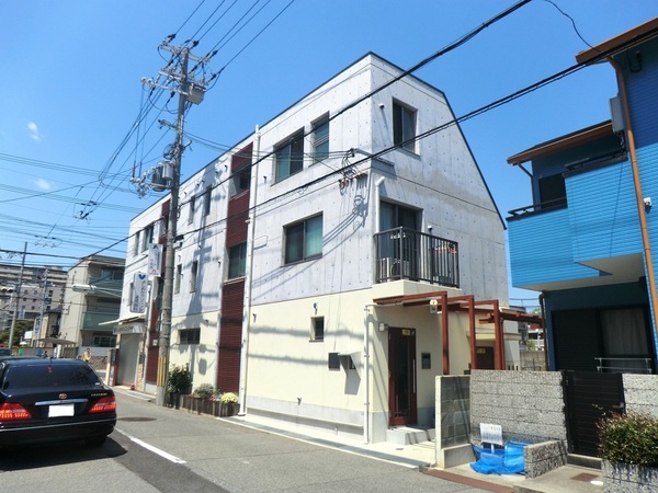 建物外観　オートロック付きで安心です！