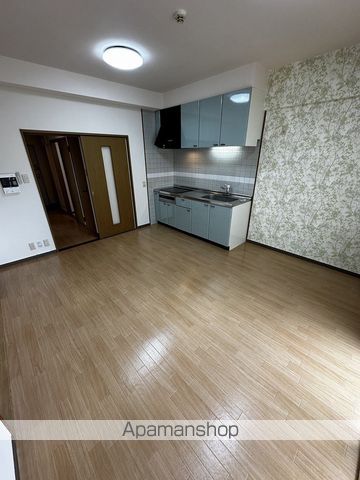阪急神戸線 中津駅 徒歩5分 13階建 築29年の居間写真