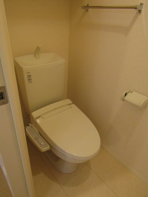 ＪＲ南武線 西府駅 徒歩2分 3階建 築11年のトイレ写真