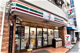 コンビニ　セブンイレブン高輪台駅前店（コンビニ）まで136m