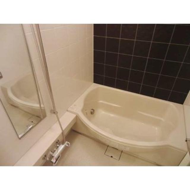 バス・シャワールーム　※写真は同タイプ住戸です。