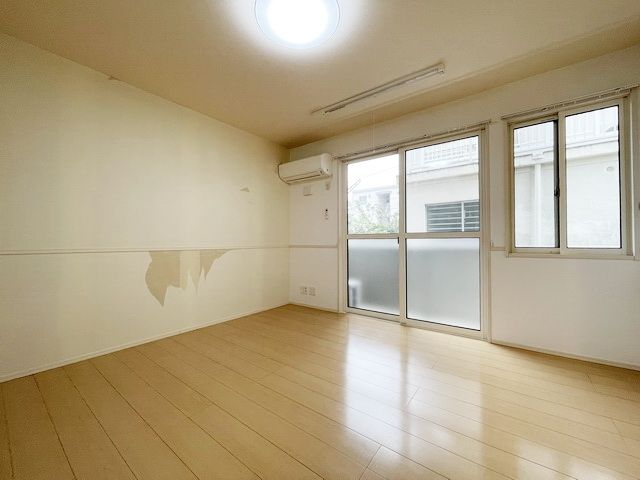 居室・リビング　★同物件反転タイプ★