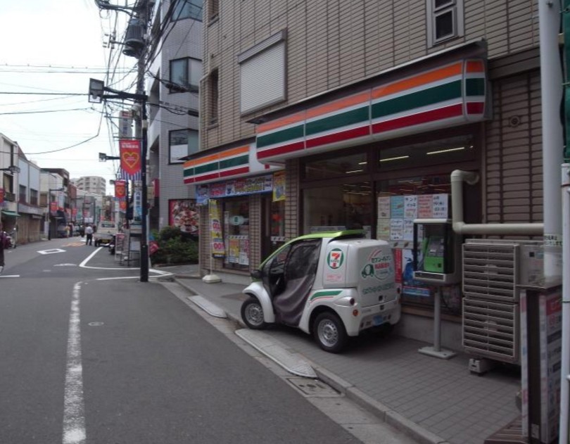 コンビニ　セブンイレブン渋谷初台1丁目店（コンビニ）まで206m