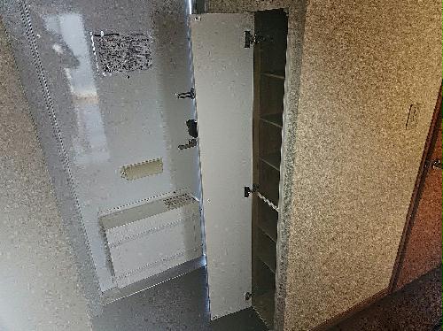 玄関　備品や設備仕様は号室により異なります。現地をご確認下さい。