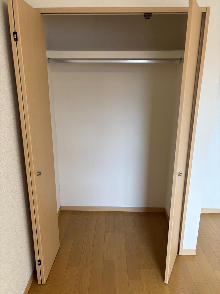 その他　6帖洋室　収納