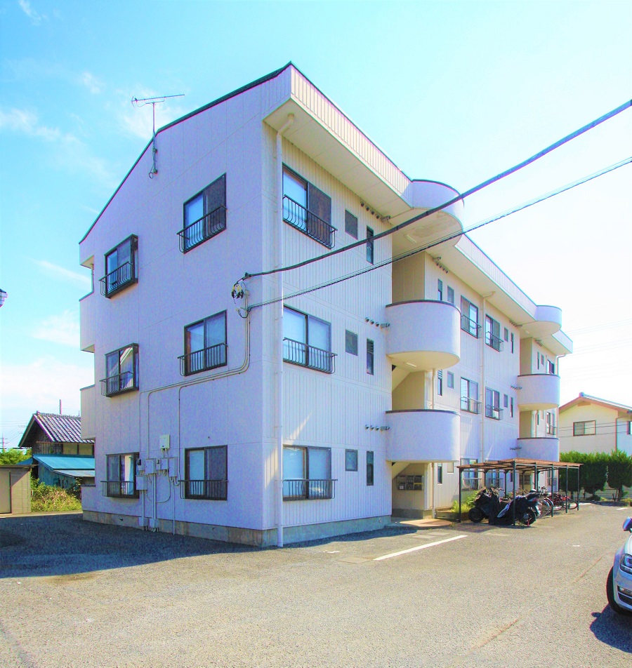 庭　駐車し易い広大な敷地