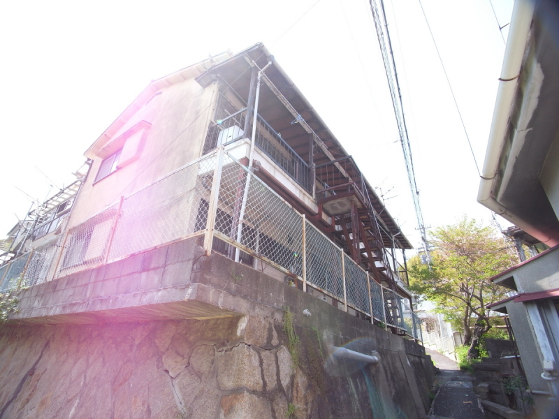 神戸市長田区宮丘町のアパートの建物外観