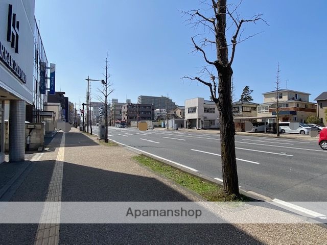 その他　前面道路（その他）まで0m