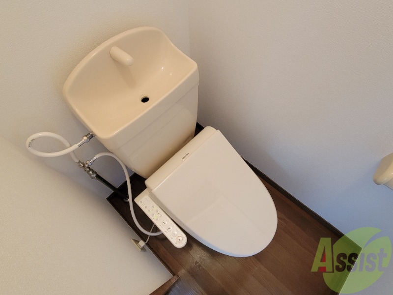 トイレ　トイレはウォシュレット付きです。シャワートイレは嬉しいですね