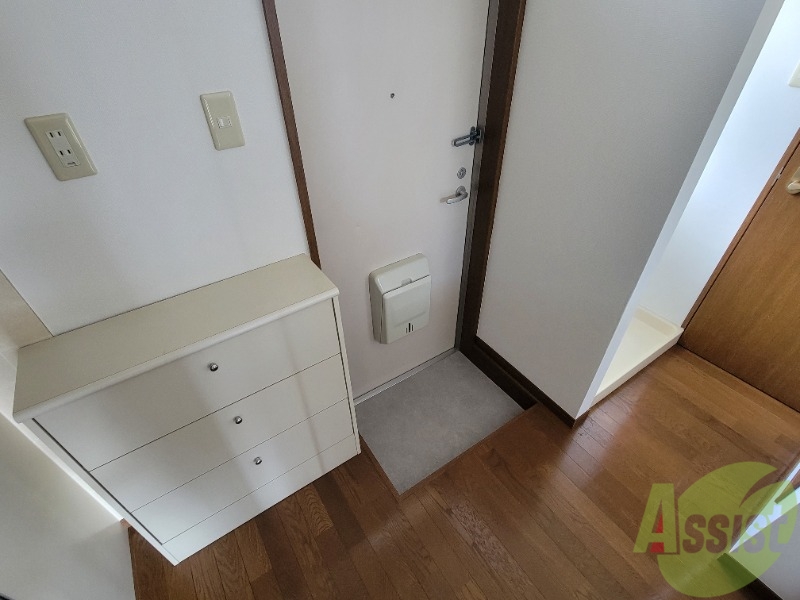 玄関　玄関はこちらです。段差にご注意くださいね。