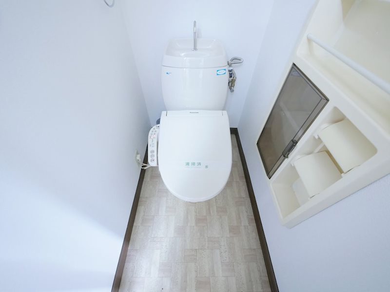 トイレ　ウォシュレット付き