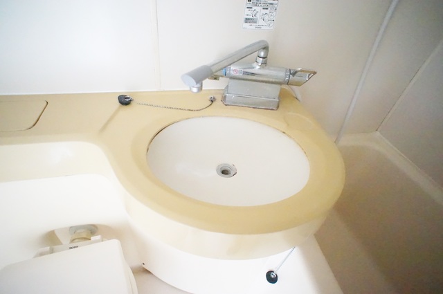 洗面設備　洗面ボウルと鏡付きです☆