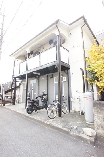 建物外観　２路線利用可能の便利な立地です♪