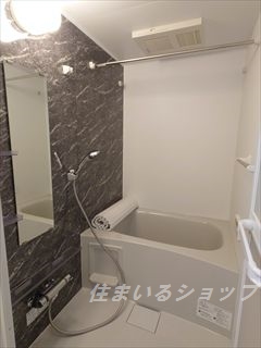 バス・シャワールーム　追い焚き・浴室暖房乾燥機あり