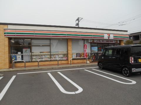 コンビニ　セブンイレブン野々市二日市店（コンビニ）まで365m