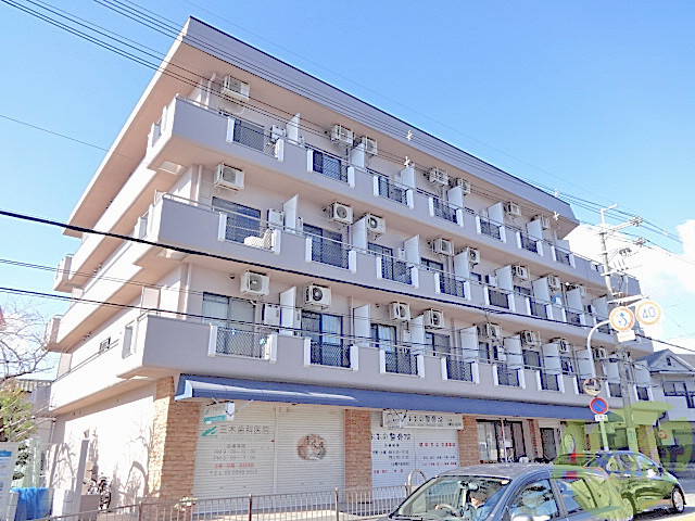 豊中市上野西のマンションの建物外観