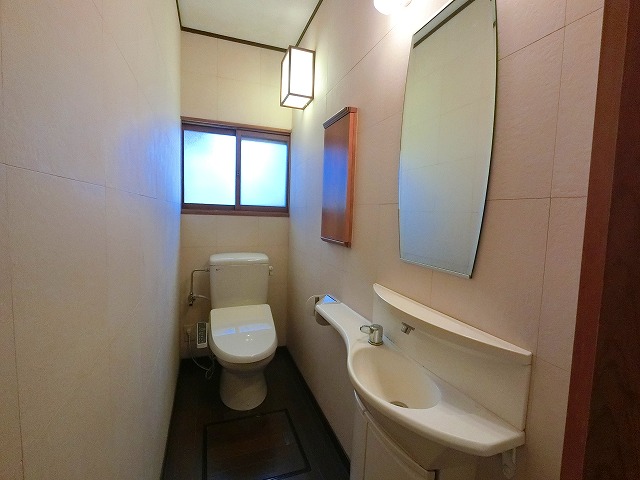 トイレ　ウォシュレット付