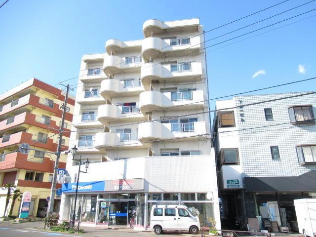 郡山市方八町のマンションの建物外観