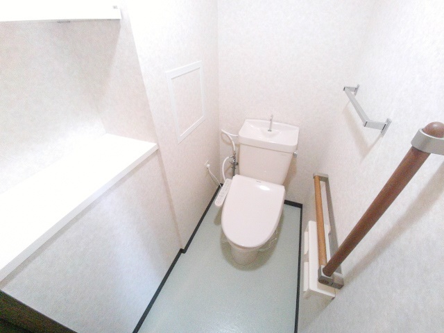 ＪＲ東海道本線 灘駅 徒歩1分 9階建 築27年のトイレ写真