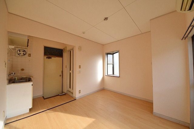その他部屋・スペース　★中部屋になりますので横の窓はありません★
