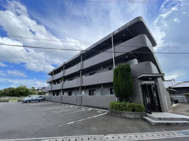 【高松市林町のマンションの建物外観】