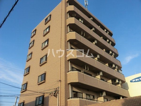 名古屋市守山区元郷のマンションの建物外観