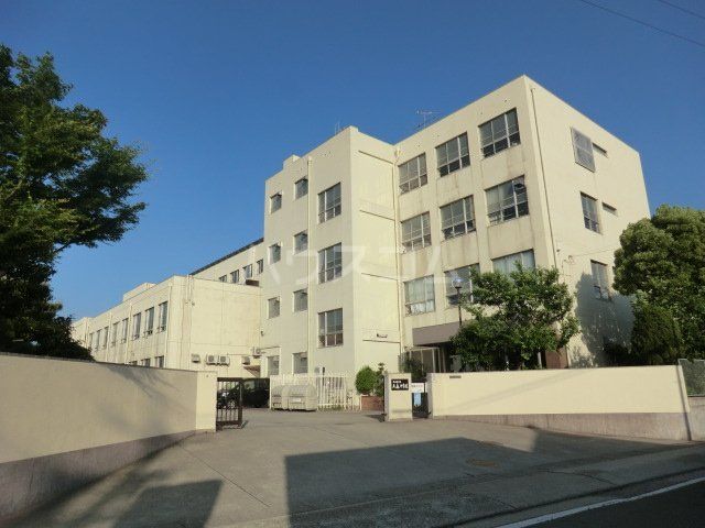 【名古屋市守山区元郷のマンションの中学校】