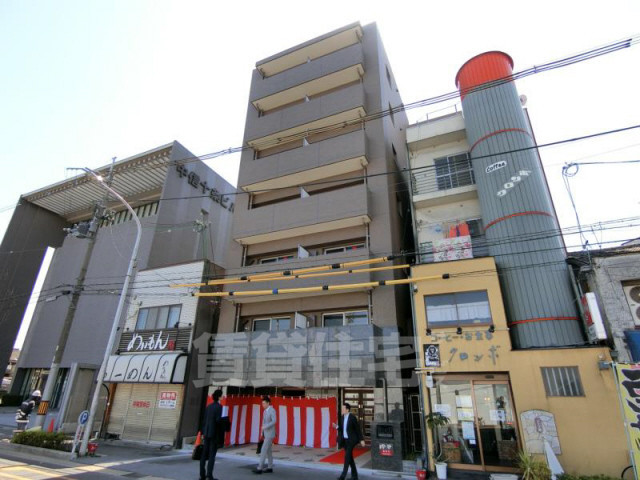 京都市南区東九条南石田町のマンションの建物外観