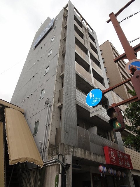 【広島市中区広瀬町のマンションの建物外観】