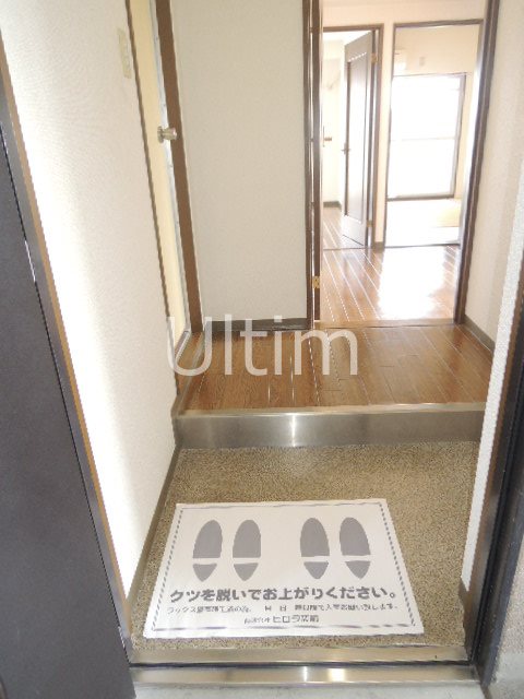 玄関　※同タイプの他のお部屋です