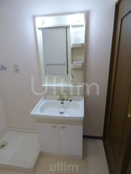 洗面設備　※同タイプの他のお部屋です